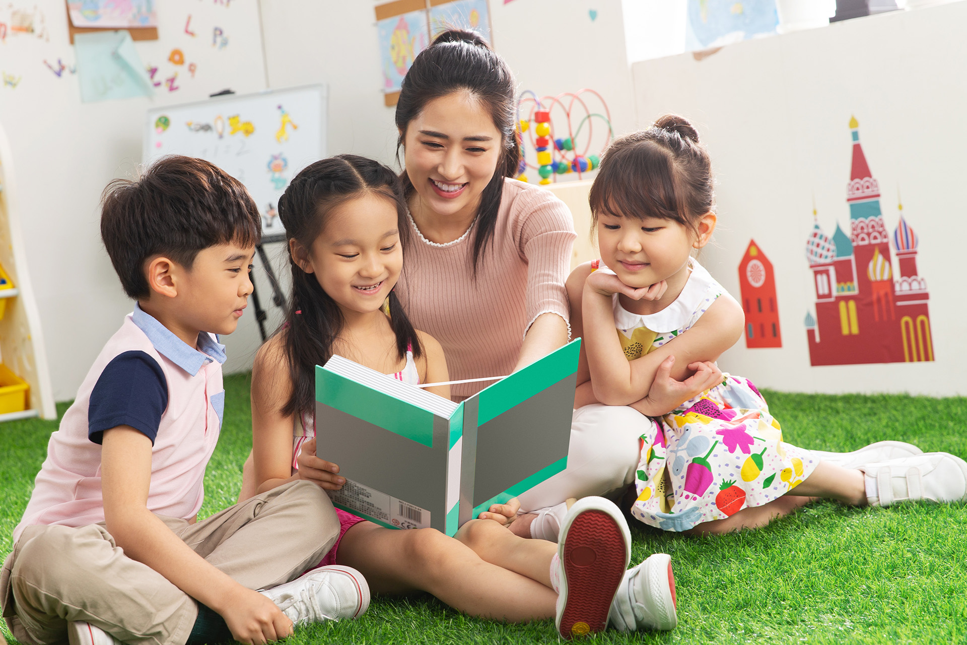 幼兒園有哪4種類型？收費方式怎麼算？育兒津貼或就學補助可申請多少錢？爸媽必知重點一次看懂！